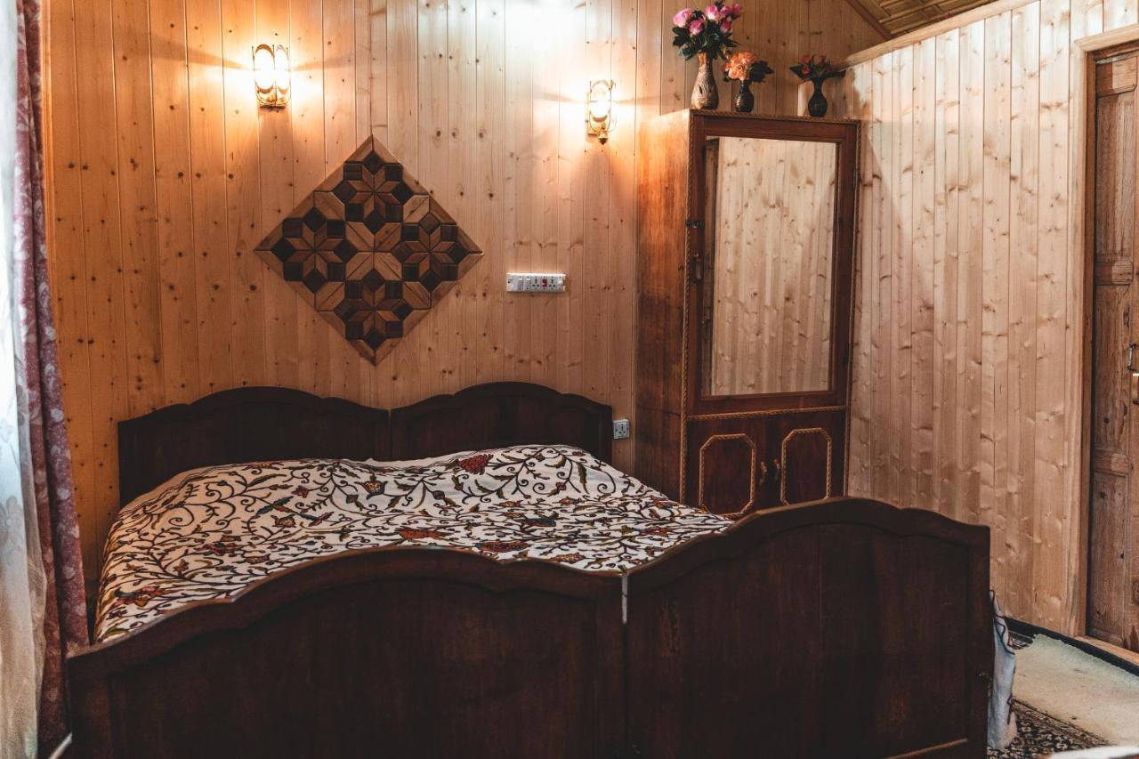 Golden Hopes Group Of Houseboats Hotel Srīnagar Екстериор снимка