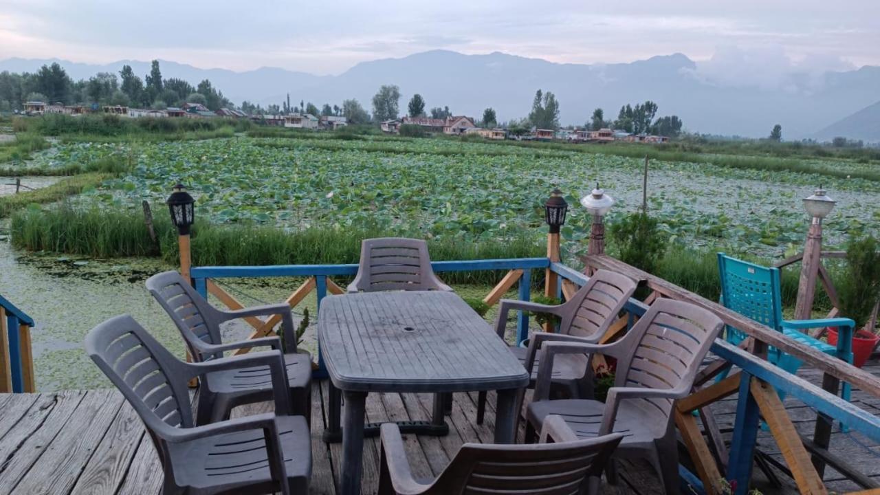 Golden Hopes Group Of Houseboats Hotel Srīnagar Екстериор снимка