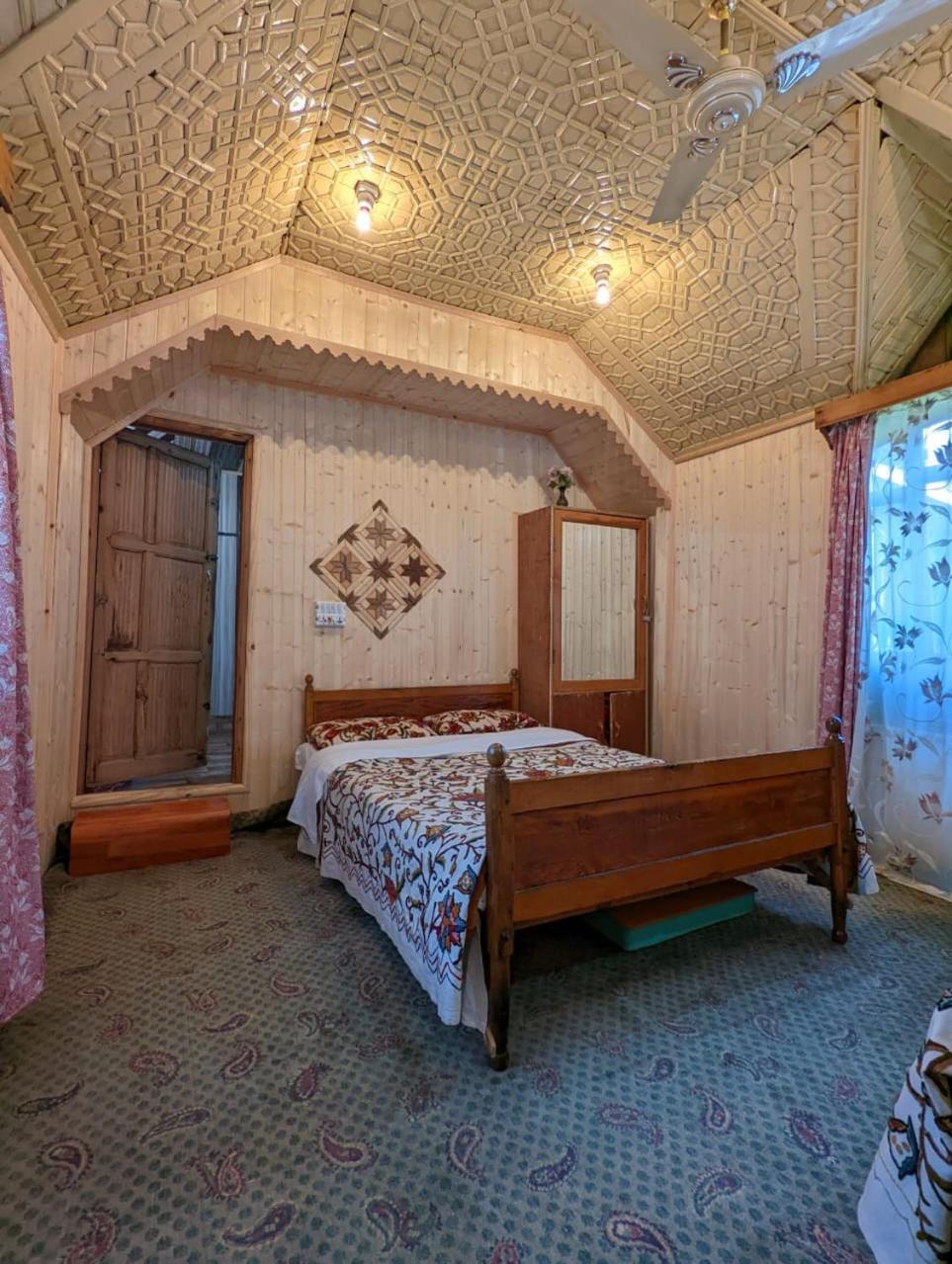 Golden Hopes Group Of Houseboats Hotel Srīnagar Екстериор снимка
