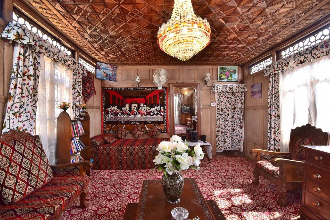 Golden Hopes Group Of Houseboats Hotel Srīnagar Екстериор снимка