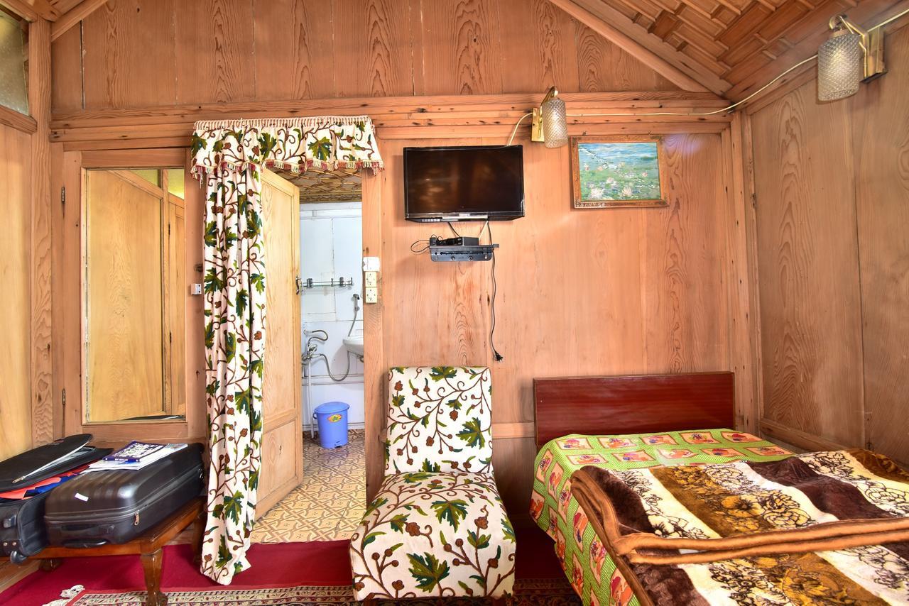 Golden Hopes Group Of Houseboats Hotel Srīnagar Екстериор снимка