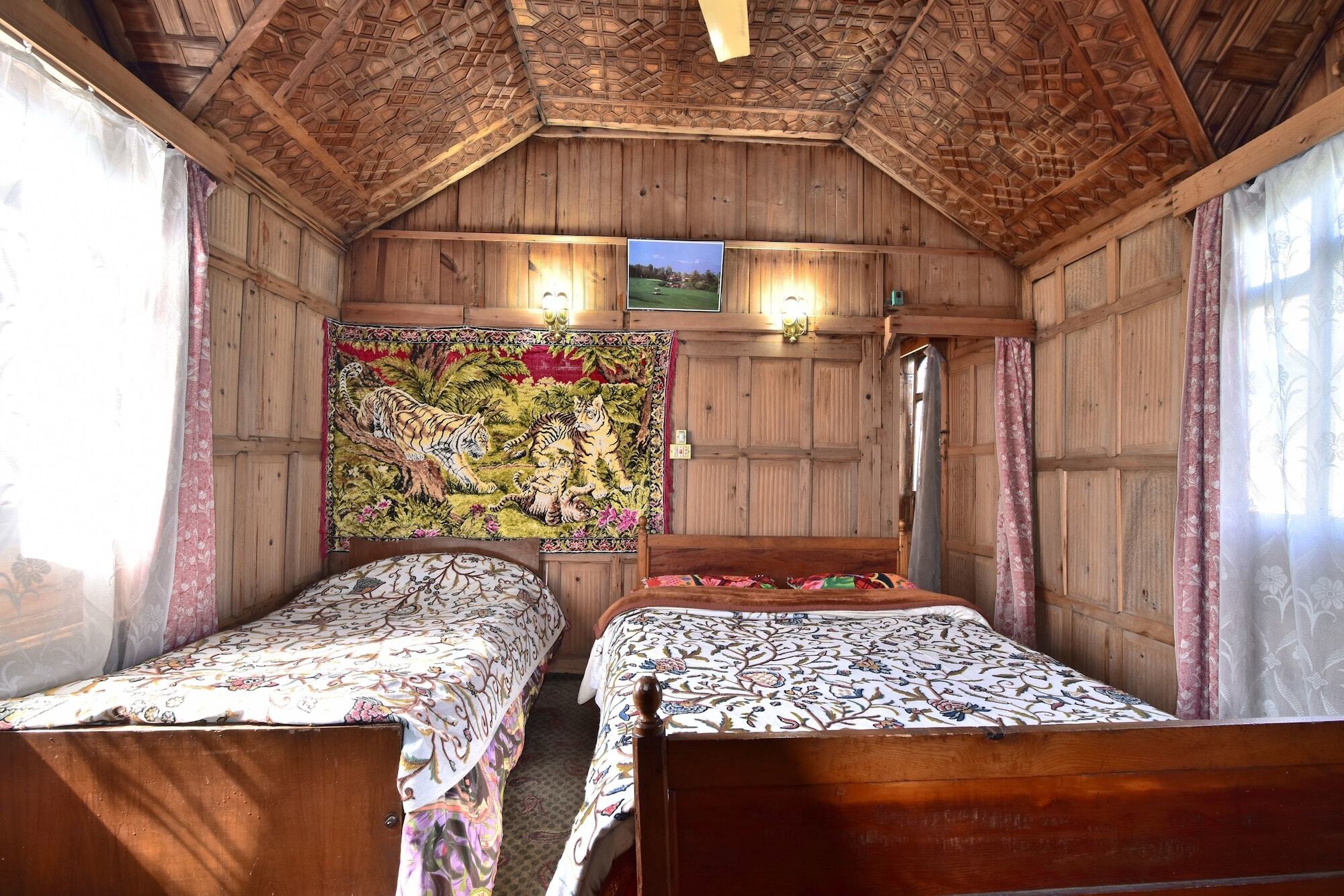 Golden Hopes Group Of Houseboats Hotel Srīnagar Екстериор снимка